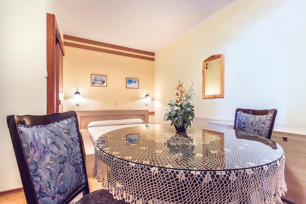 Villa Roses Apartments & Wellness Icici Exterior photo